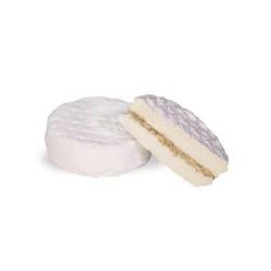 Formaggio Piccolo fiore di bufala nocciola 250 gr. Serek pleśniowy z pasteryzowanego mleka bawolego z orzechami laskowymi